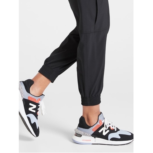 NWOT Athleta Chelsea Utility Jogger Pant Black - Picture 5 of 5